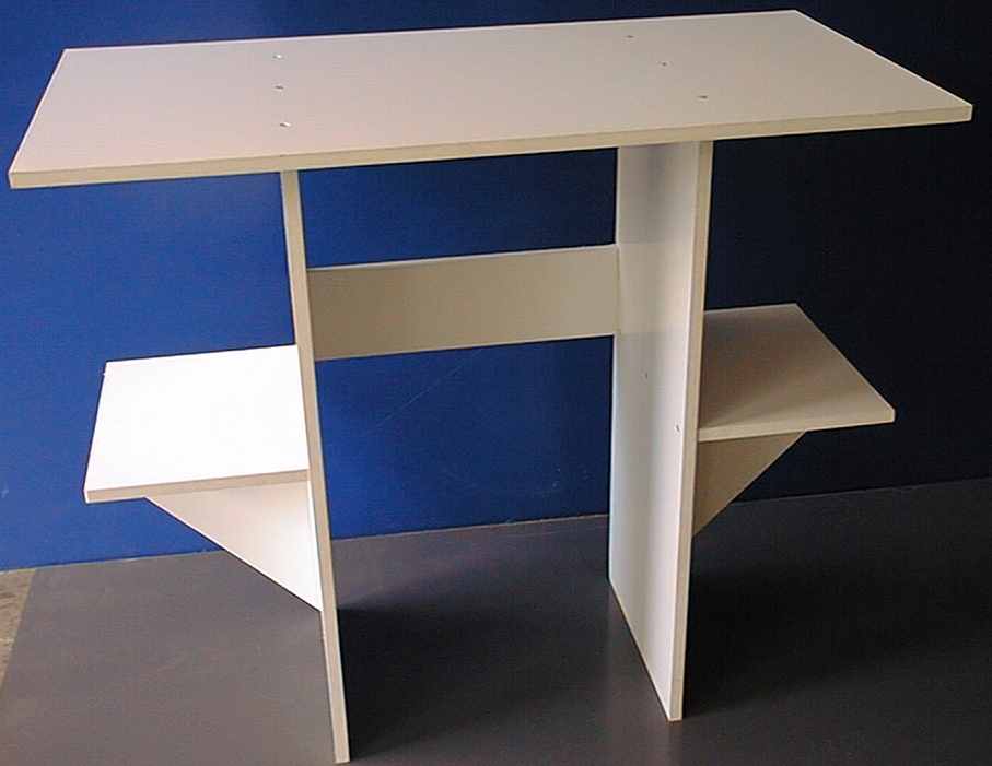 Une table en PVC réalisée par LCP